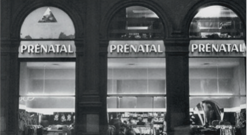 Dal 1963 vestiamo e accompagniamo ogni nuova vita nel suo percorso di crescita. 
Con stile e competenza.